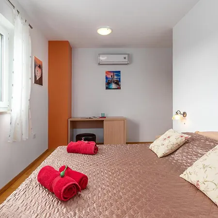 Croatia Kunj