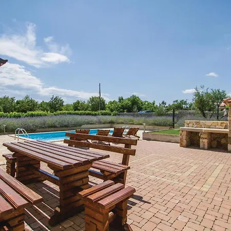 Holiday home 4 Bedroom Cozy In